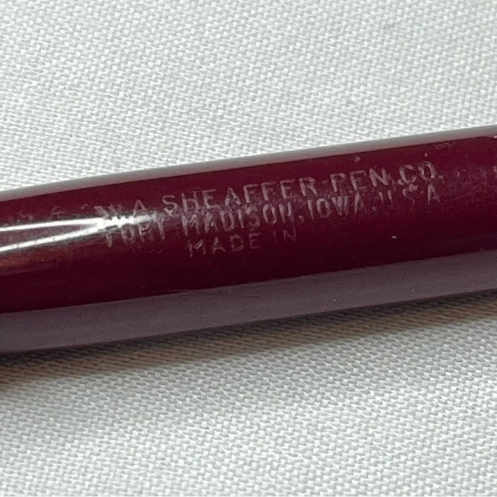 Vintage Burgundy Sheaffer Craftsman Fountain Pen. 14k Gold Nib, Cracked Lid